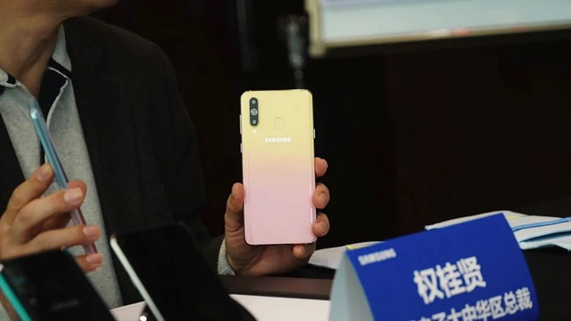 Samsung Galaxy A8s FE sẽ ra mắt vào 14 tháng 2