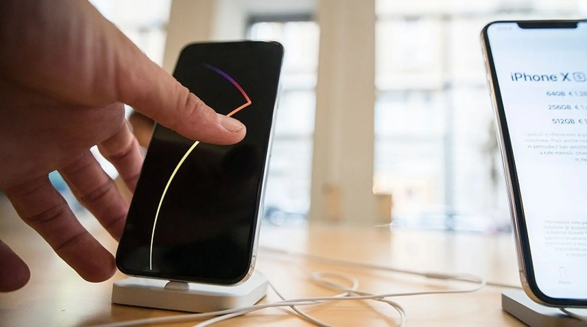 Cổ phiếu Apple phục hồi trước ngày báo cáo doanh thu hàng quý