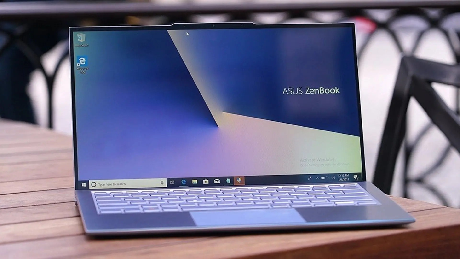 [CES 2019] Asus ra mắt laptop ZenBook S13 với "tai thỏ ngược" cực kỳ độc đáo