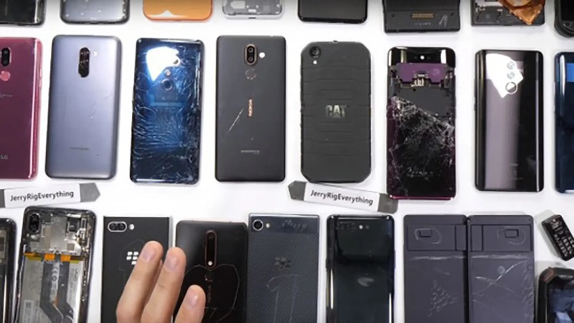 Đây là những chiếc smartphone bền nhất năm 2018 theo đánh giá của JerryRigEverything