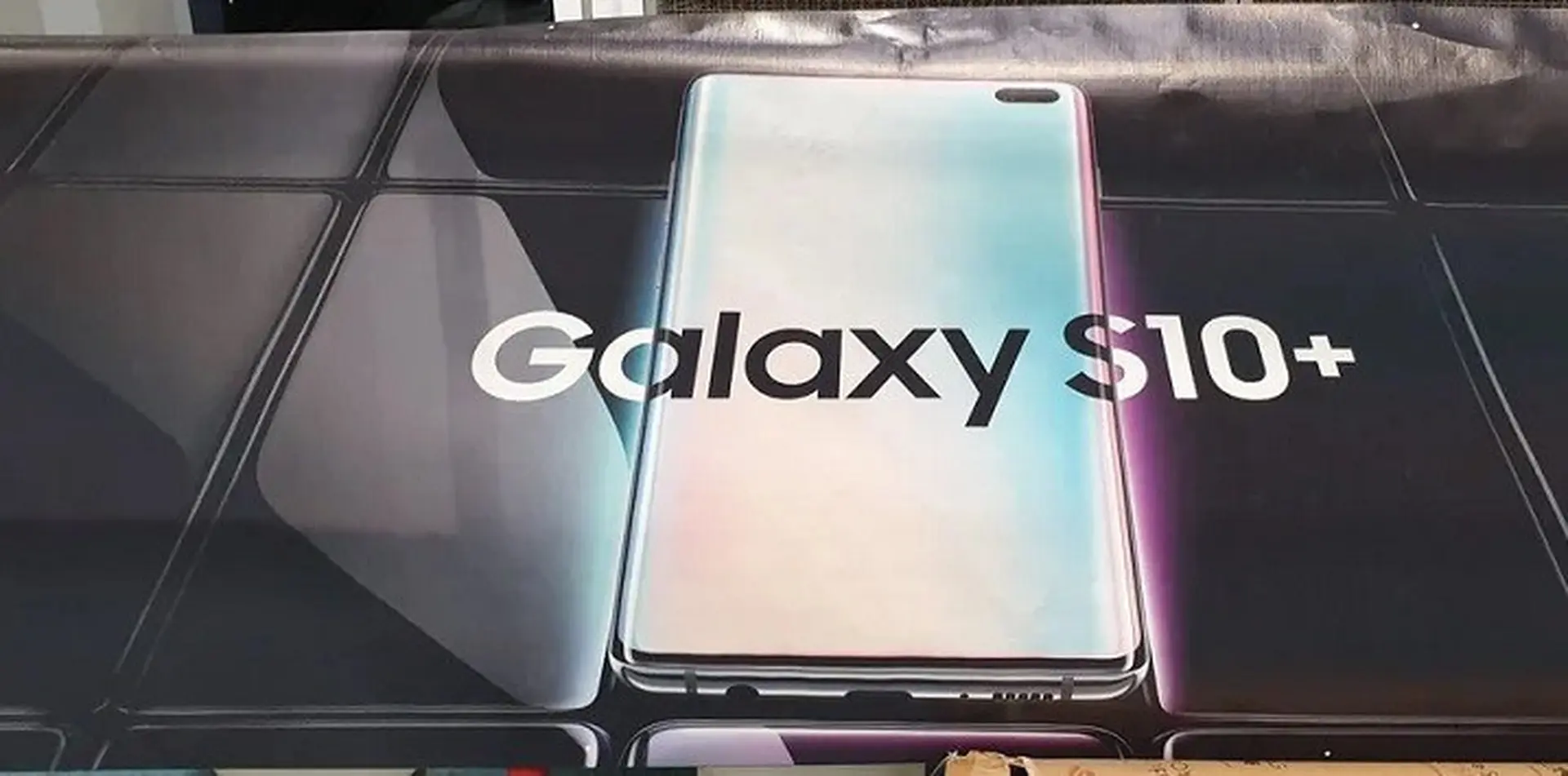Chưa ra mắt nhưng banner quảng cáo của Galaxy S10 Plus đã bị rò rỉ