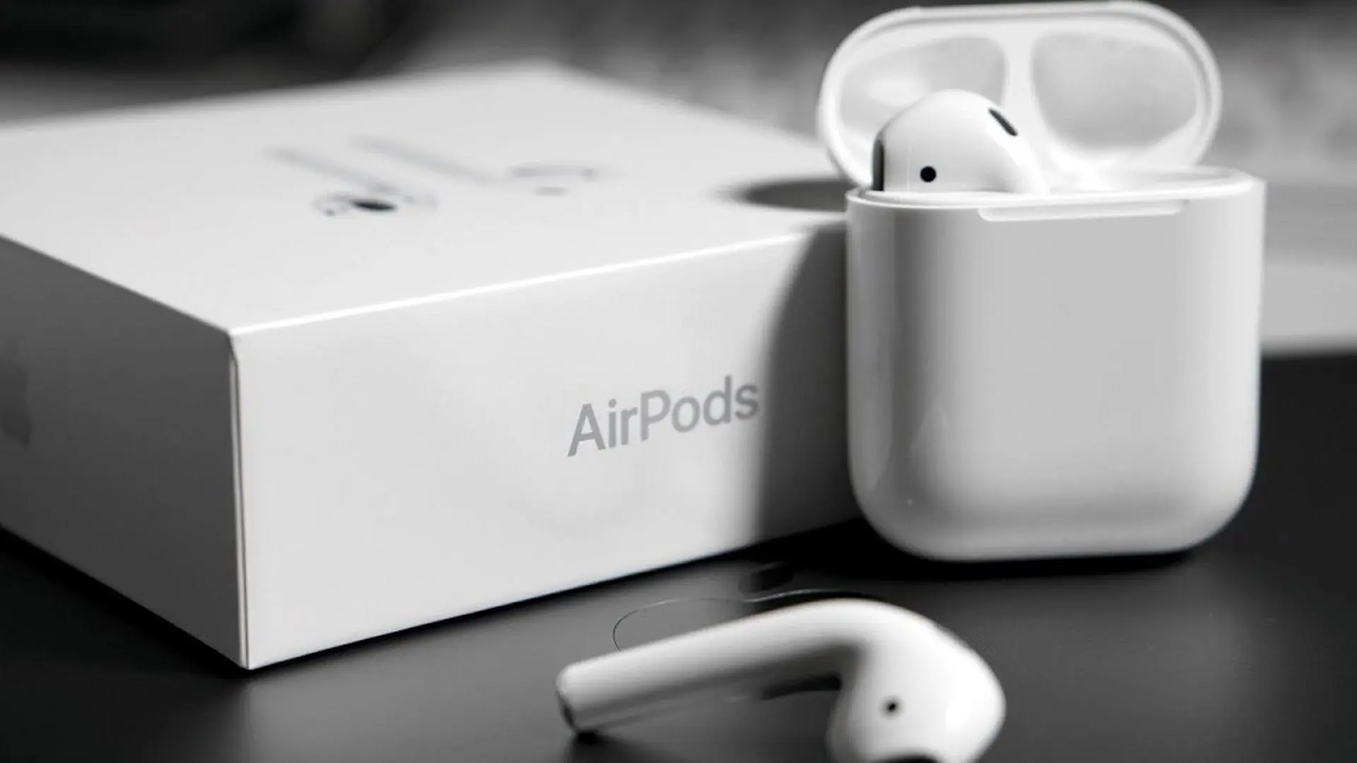 AirPods trở thành dòng thiết bị bán chạy thứ 2 của Apple