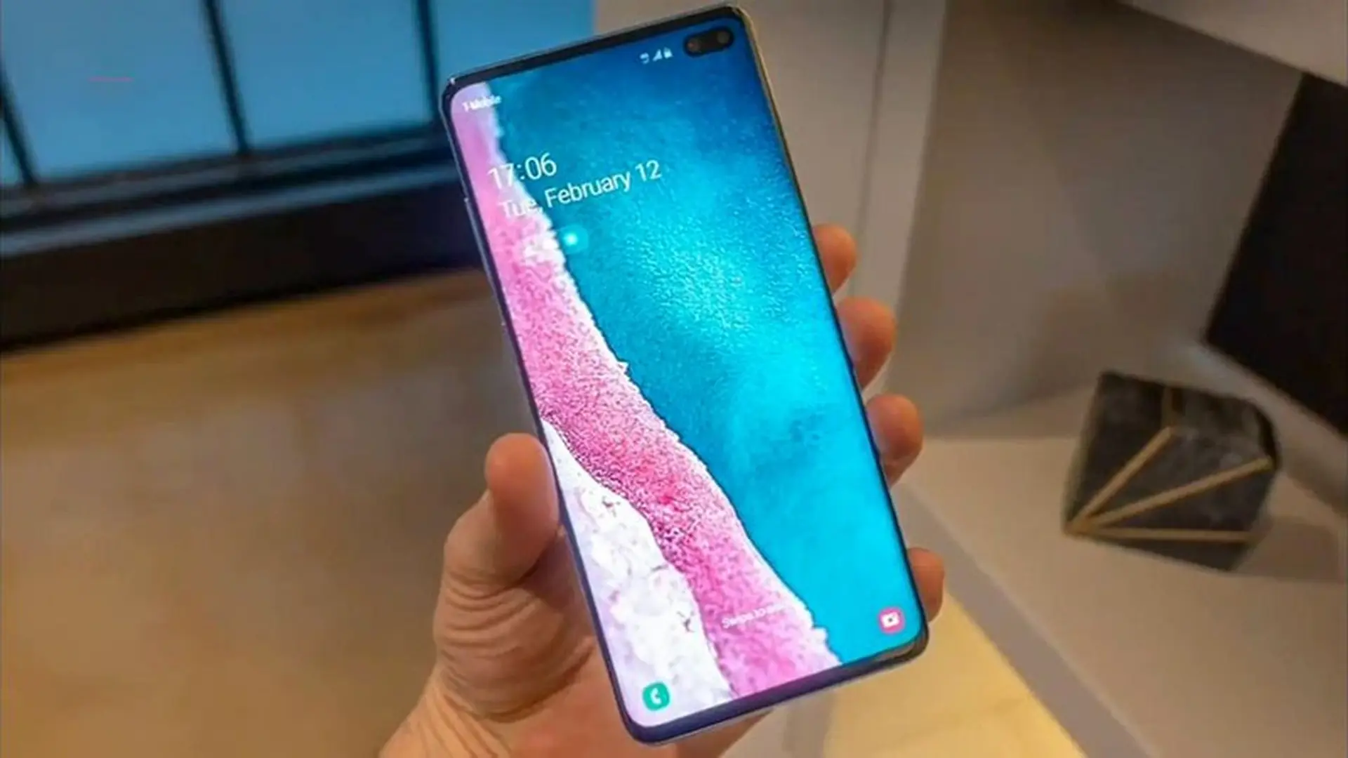 HOT: Video và hình ảnh trên tay siêu phẩm Galaxy S10 + lộ diện