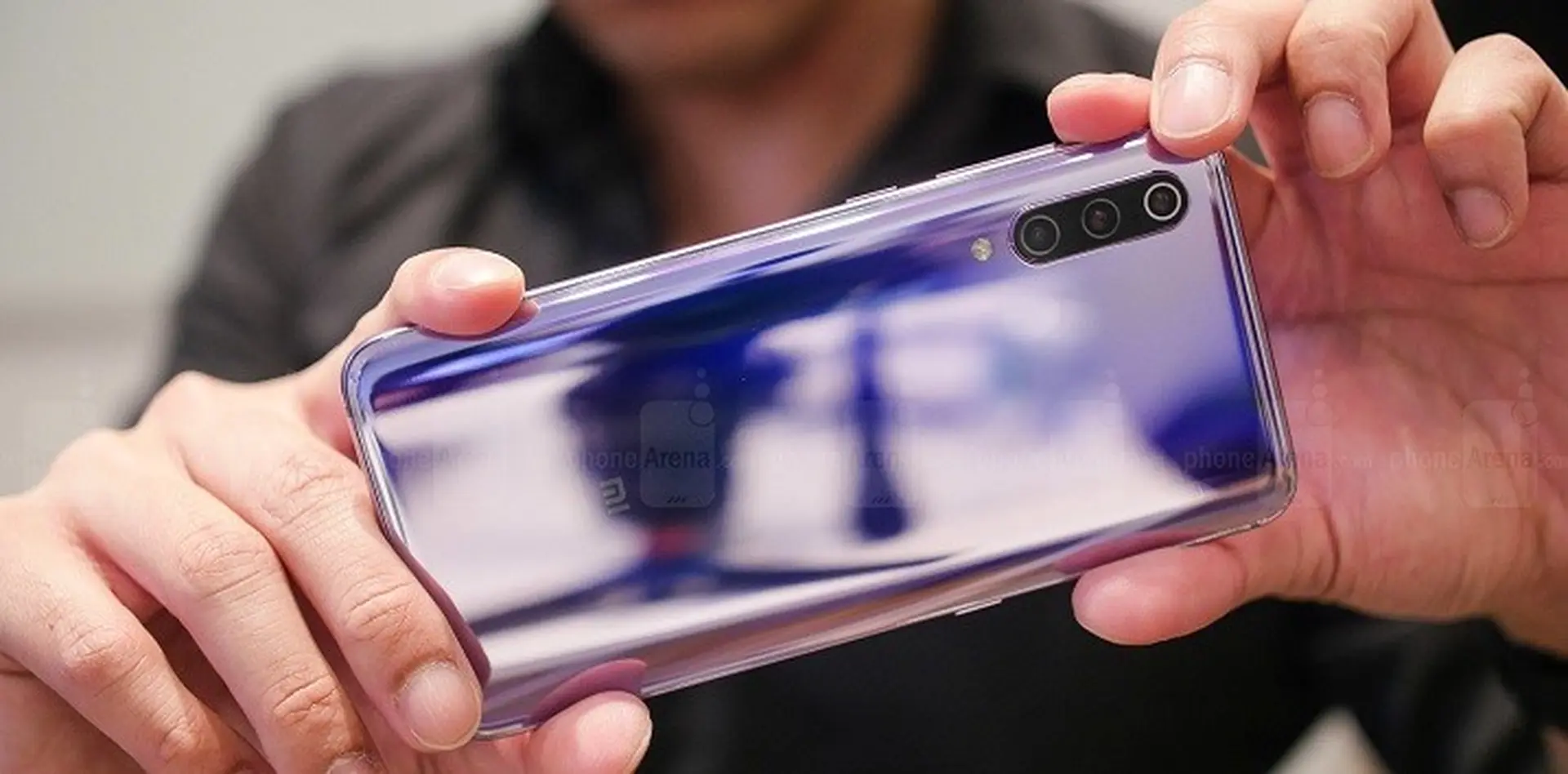 Trên tay Xiaomi Mi 9: Chiếc flagship giết chết các ông lớn là đây!