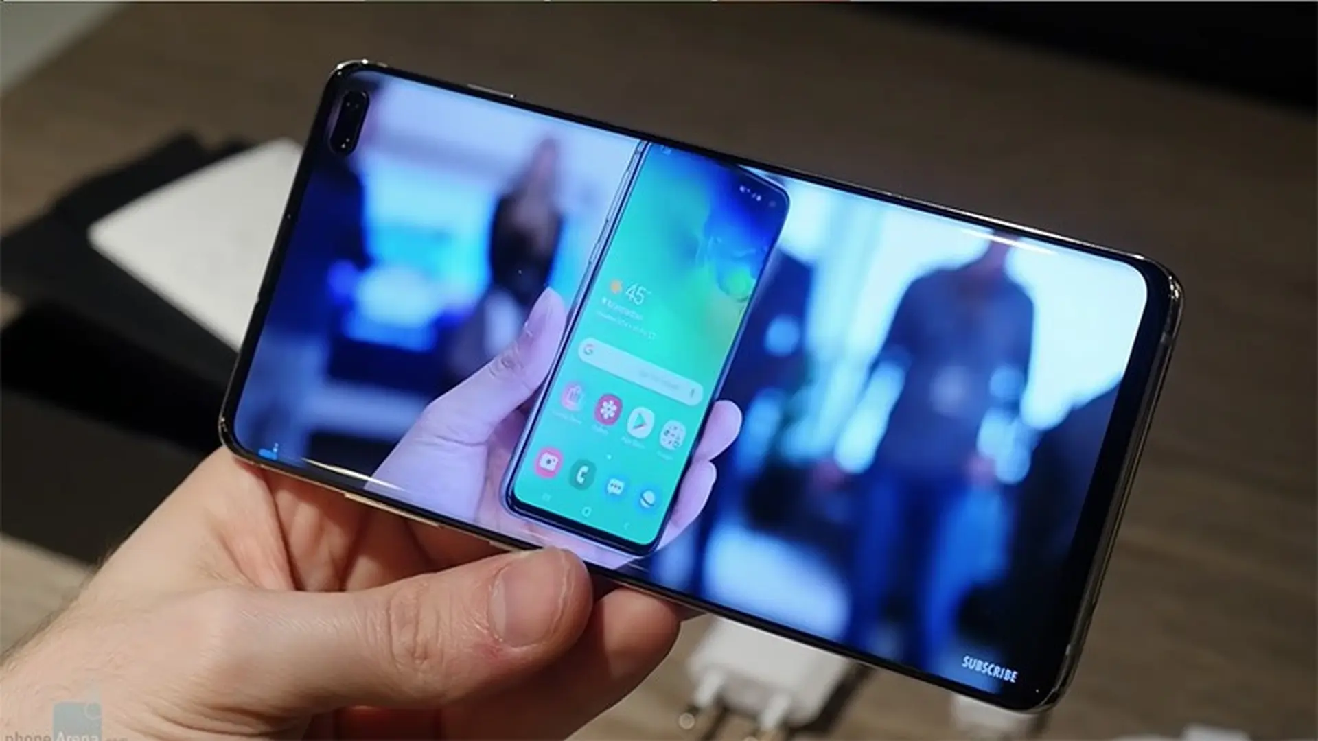 Hot: Xuất hiện video mở hộp Galaxy S10+ đầu tiên trên thế giới