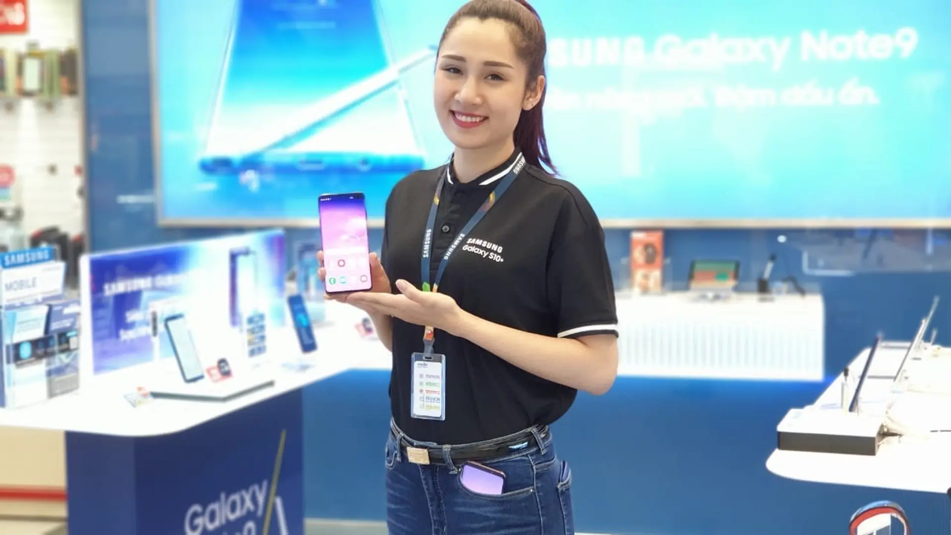 Tin nóng hổi: Đã có thể trải nghiệm siêu phẩm Galaxy S10 | S10+ tại FPT Shop