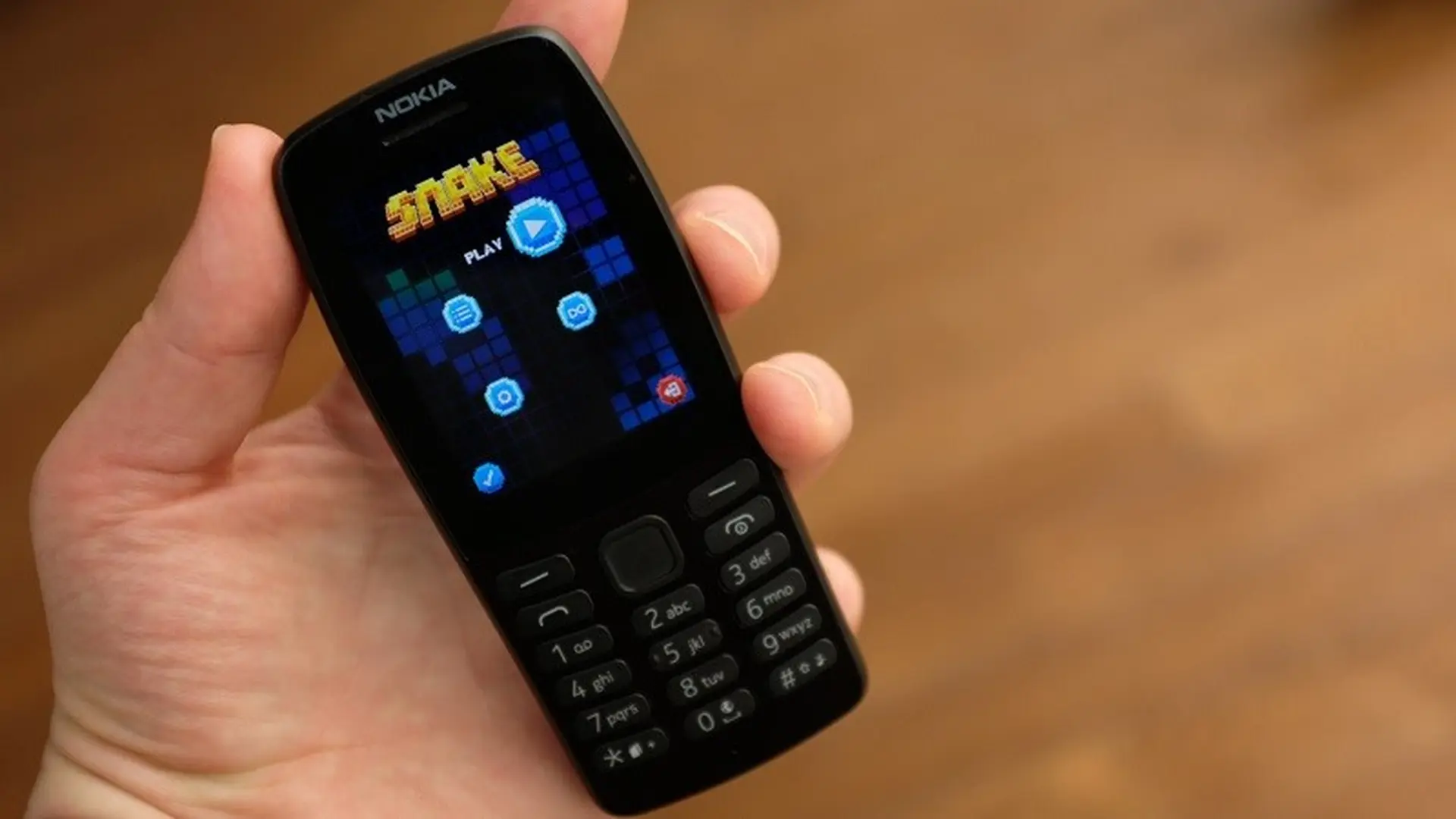 “Cục gạch” Nokia 210 ra mắt với thiết kế mới mẻ, giá 800 ngàn đồng