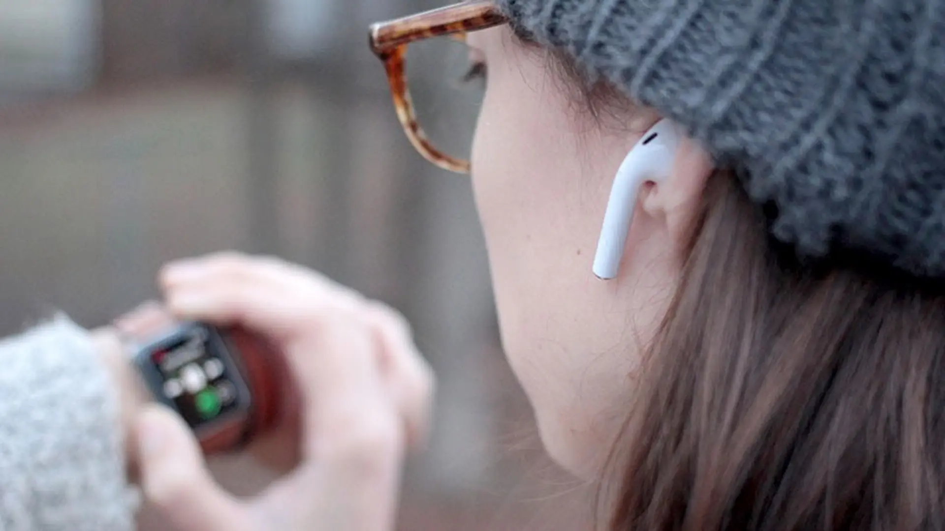 Apple AirPods dẫn đầu doanh số tai nghe không dây năm 2018