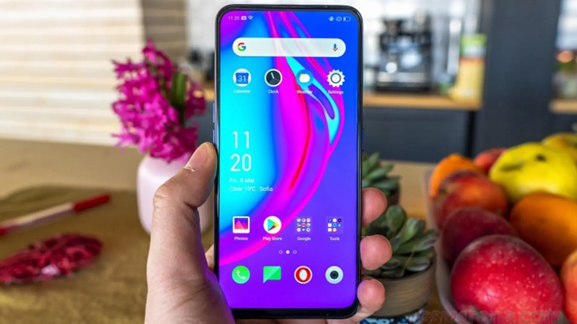 Đánh giá thiết kế Oppo F11 Pro: Mặt lưng đẹp ấn tượng, màn hình Panoramic Screen, camera Pop-up độc đáo