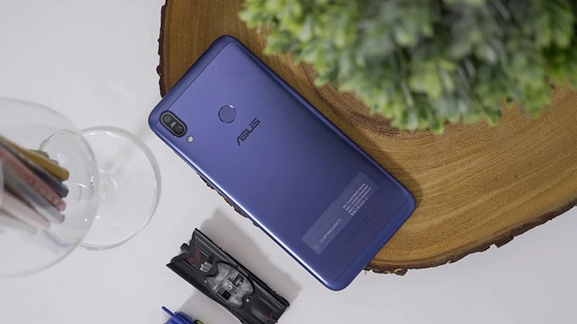 Trên tay Asus ZenFone Max M2: Ứng cử viên mới trong phân khúc giá rẻ