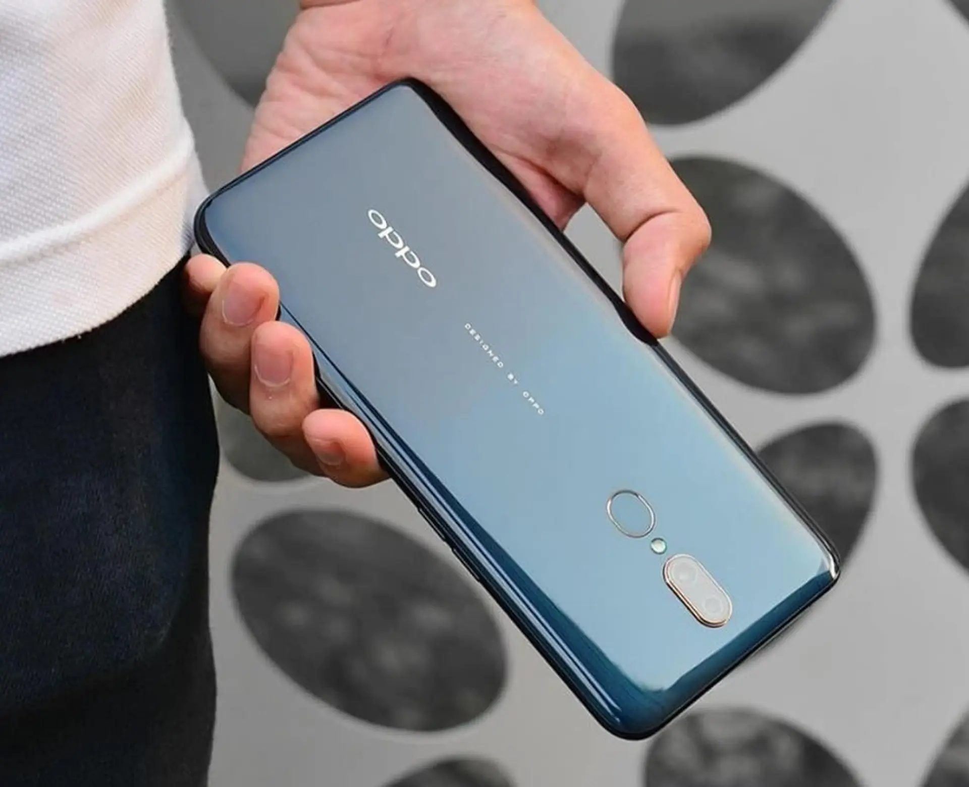 FPT Shop tặng thêm phiếu mua hàng 500.000 đồng khi nhận OPPO F11 