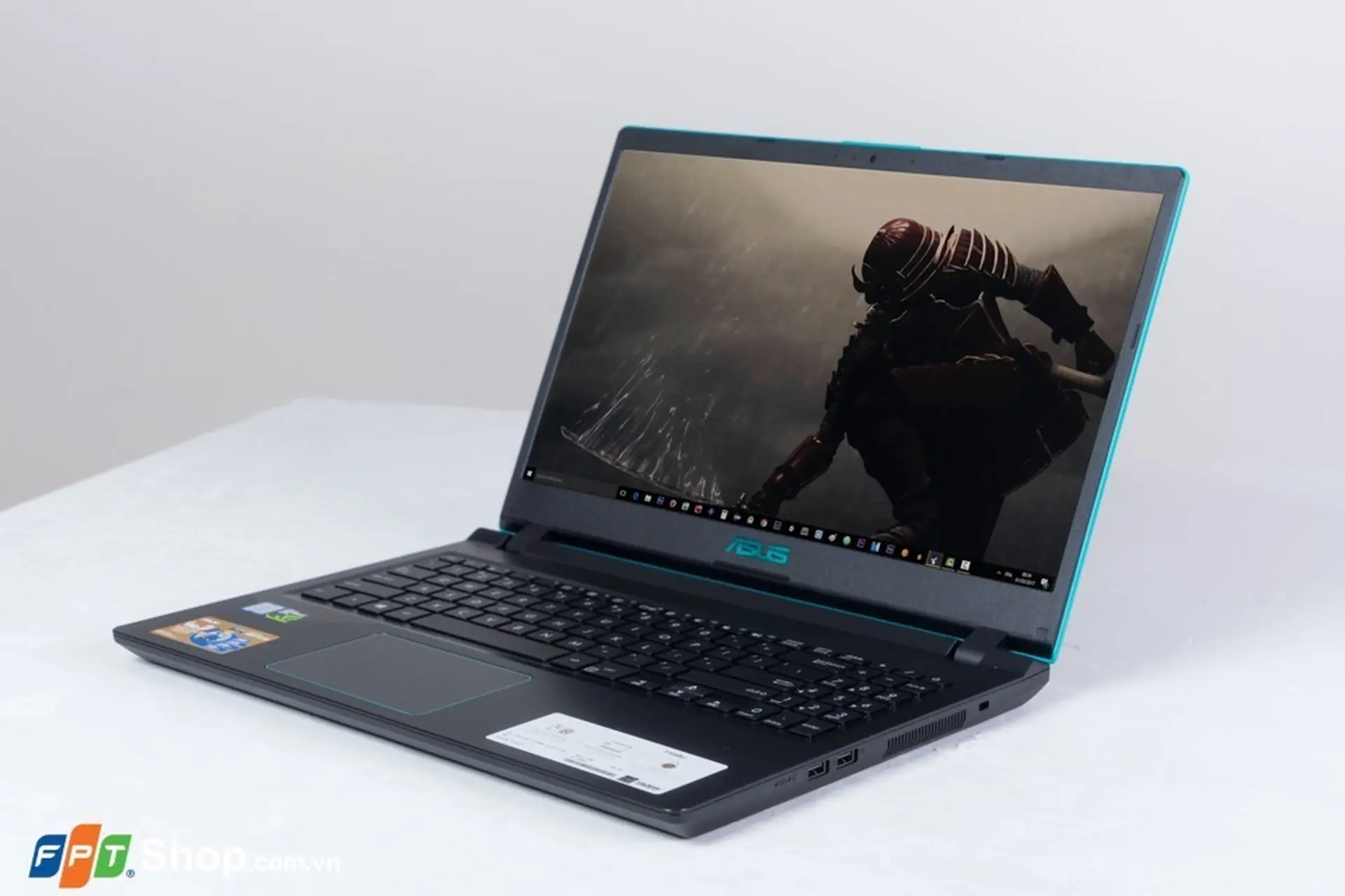 FPT Shop giảm sốc 1 triệu đồng khi mua laptop dùng CPU AMD