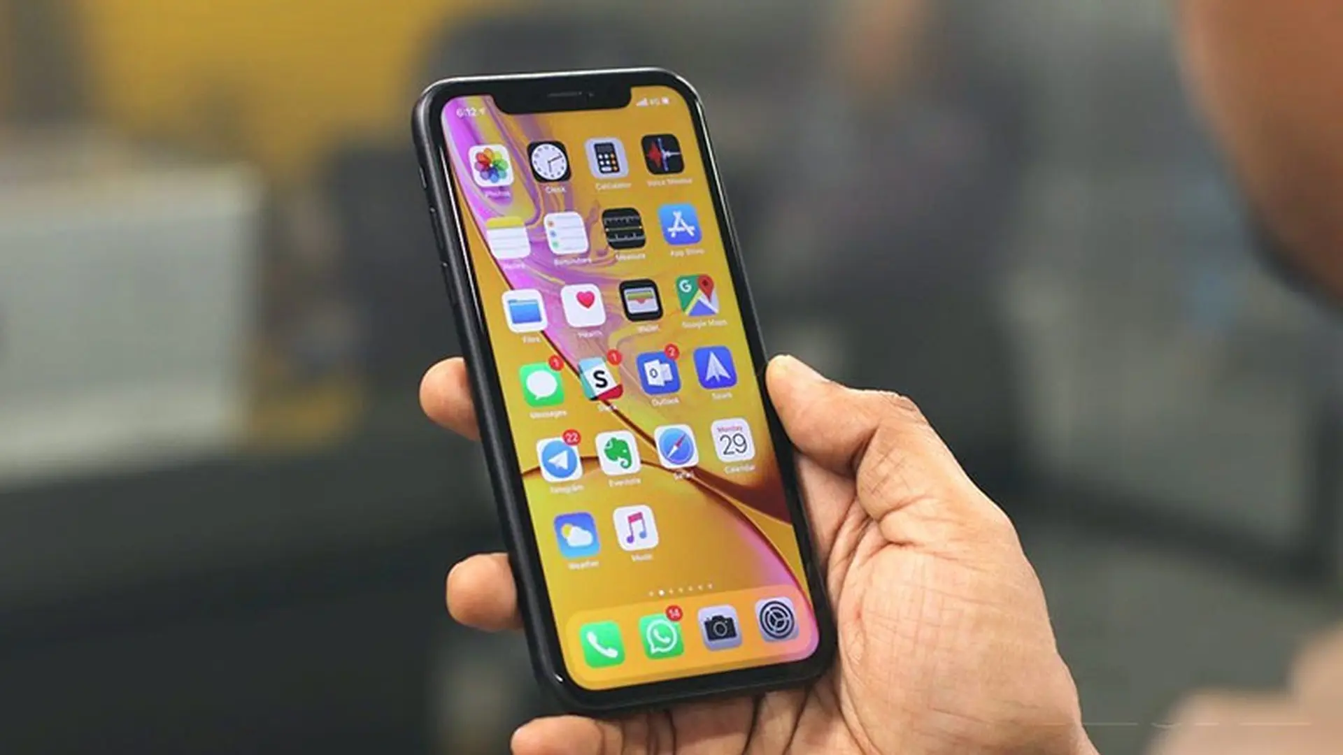 Báo cáo: iPhone XR 2019 sẽ có thiết lập camera kép ở phía sau và đi kèm củ sạc USB-C 18W