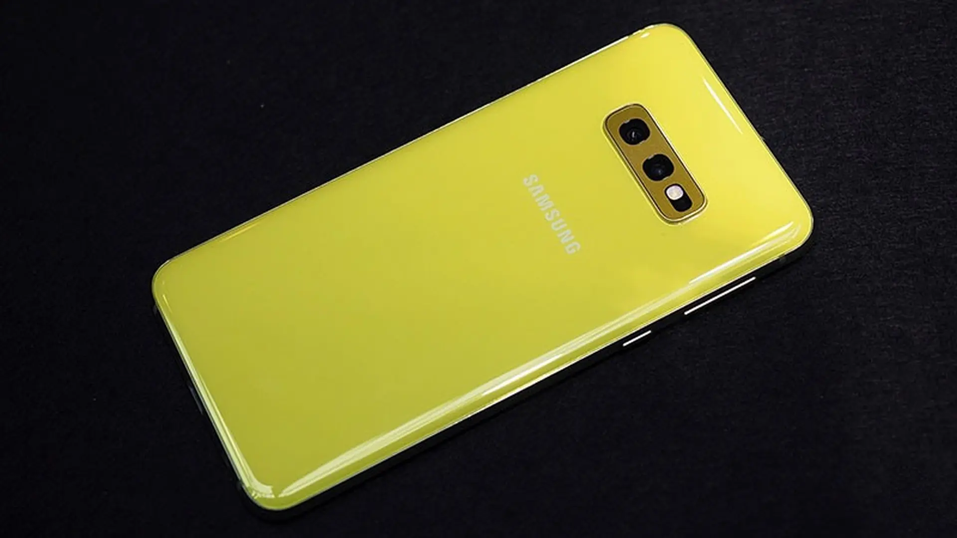 Trên tay Galaxy S10e: Ẩn số thú vị của Samsung