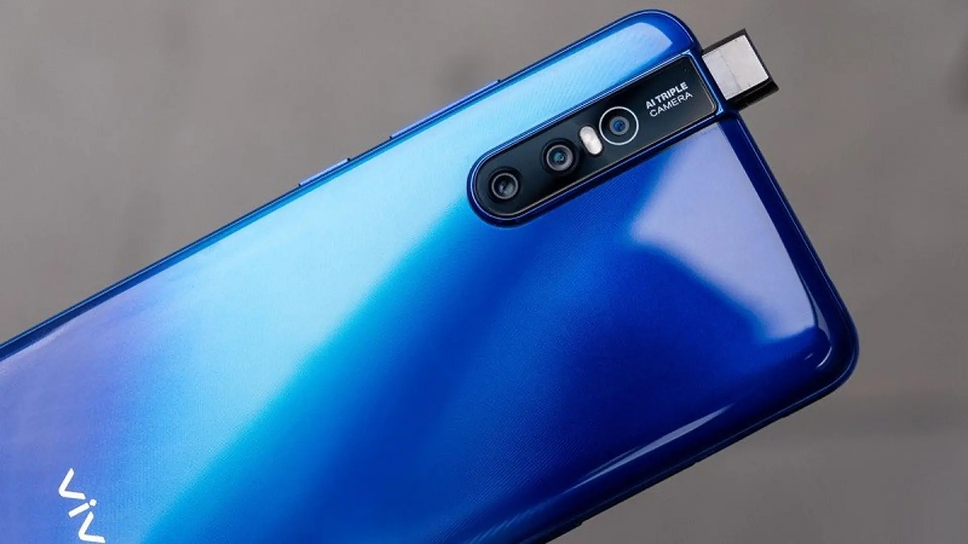 Vivo sắp ra mắt smartphone mới có 3 camera sau, pin 4.880mAh