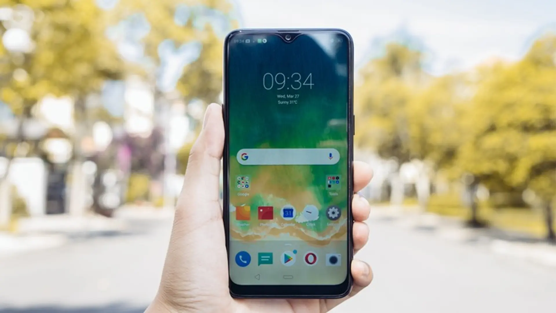 Trên tay Realme 3 tại FPT Shop: màn hình giọt sương đẹp mắt, camera chụp đêm, pin trâu 4230 mAh chỉ với 3.99 triệu