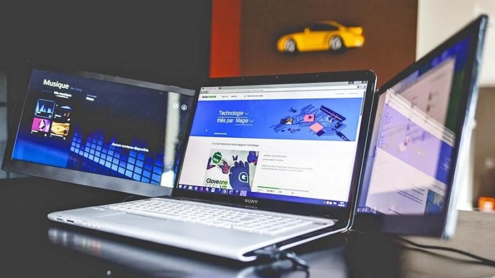 Vào năm 2021, laptop uốn dẻo sẽ ra đời