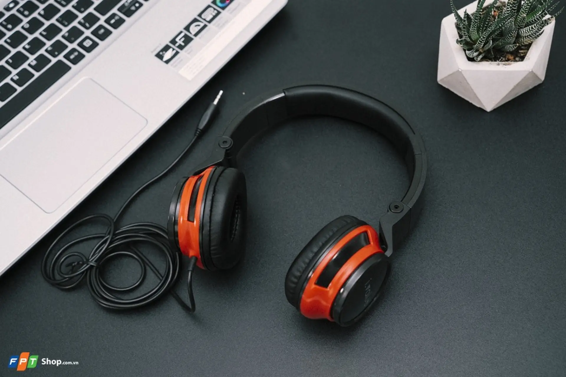 https://fptshop.com.vn/