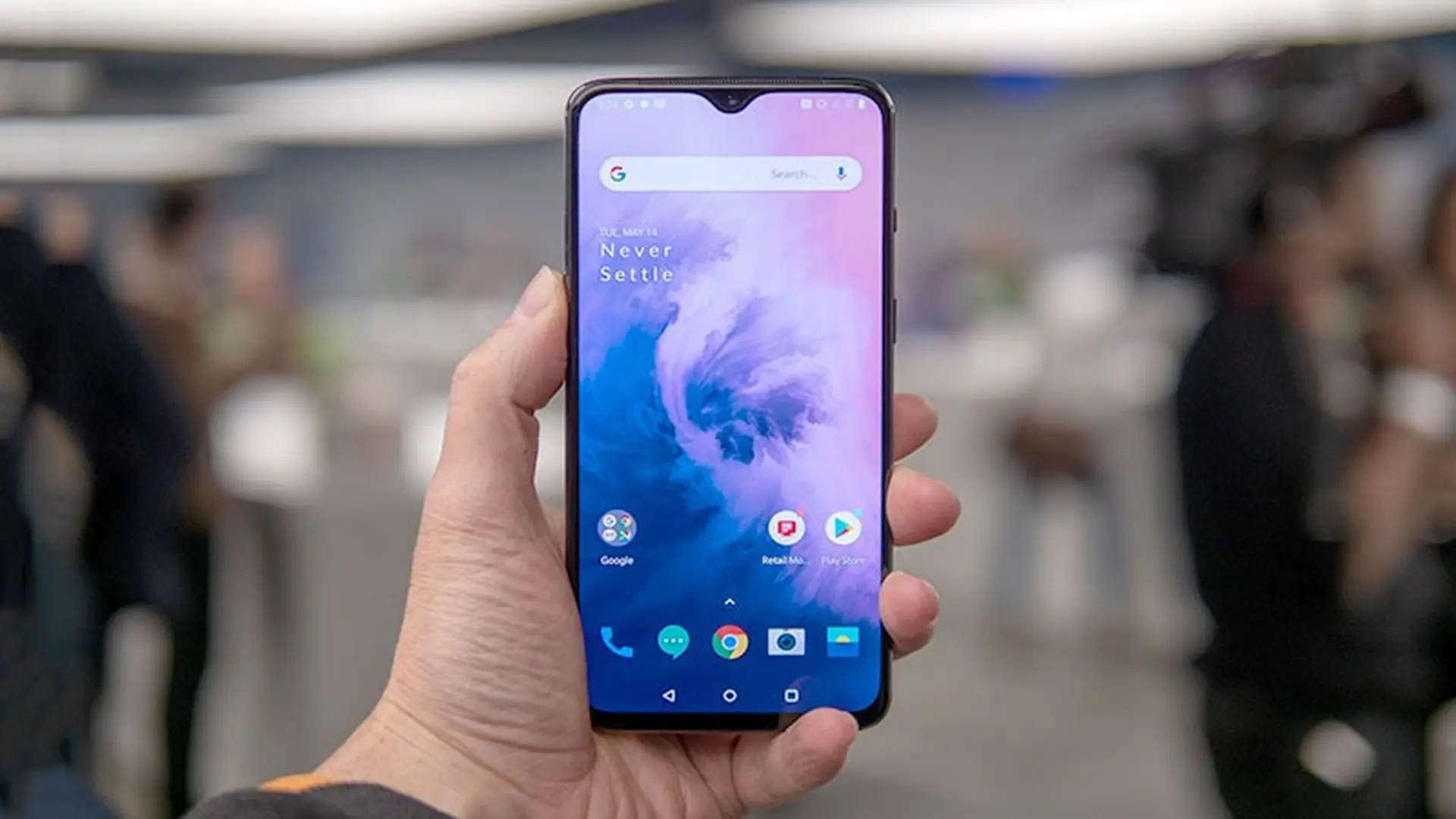 Trên tay OnePlus 7: Không có camera selfie pop-up, màn hình 90Hz