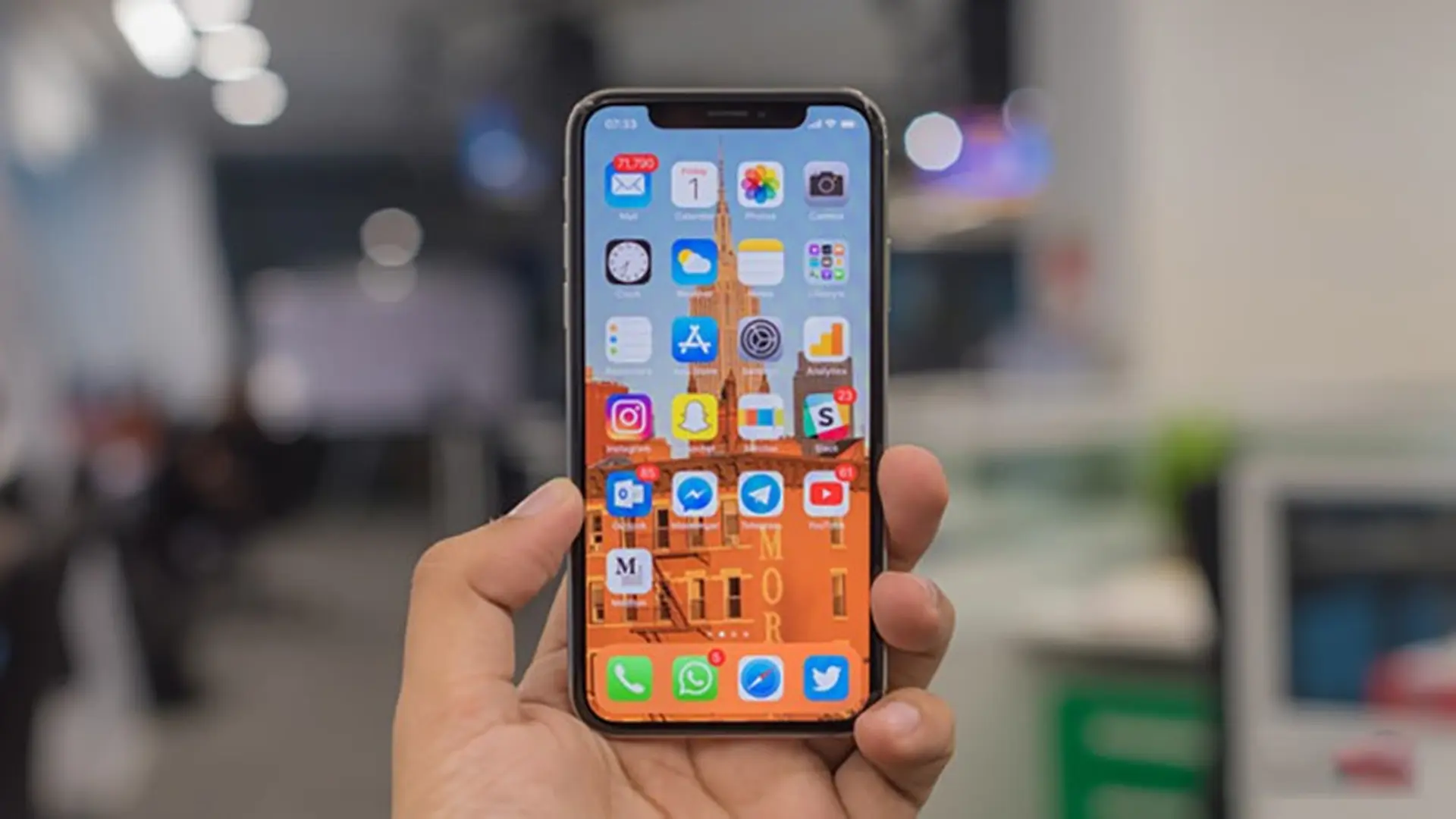 Apple có thể chuyển sang dùng màn hình OLED của LG để giảm sự phụ thuộc vào Samsung