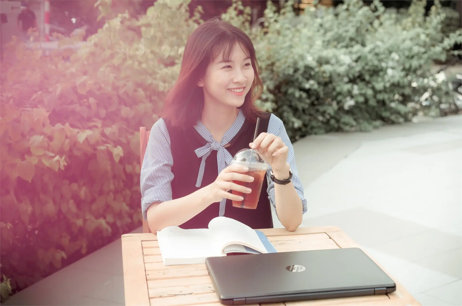 FPT Shop giảm sốc đến 2 triệu đồng cho khách mua laptop