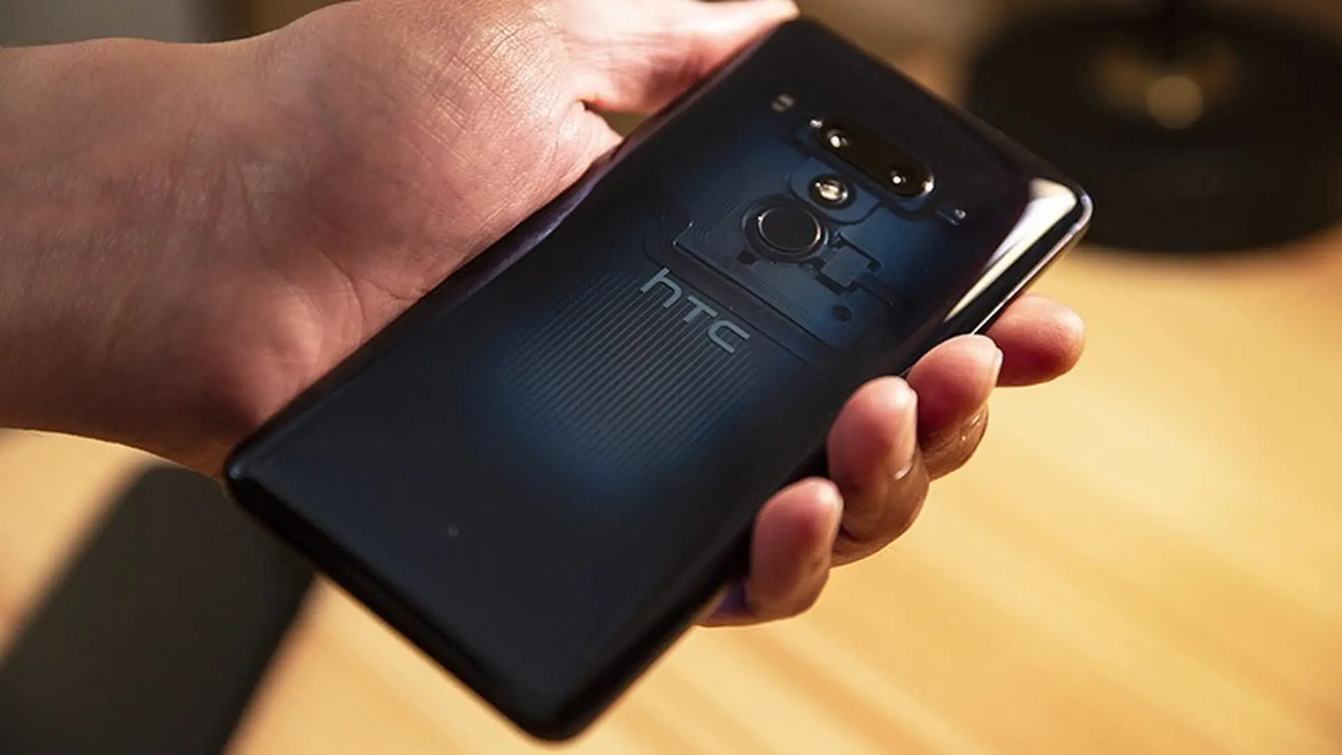 HTC 2Q7A100 dùng chip Snapdragon 710 vừa đạt chứng nhận quan trọng, sắp ra mắt?