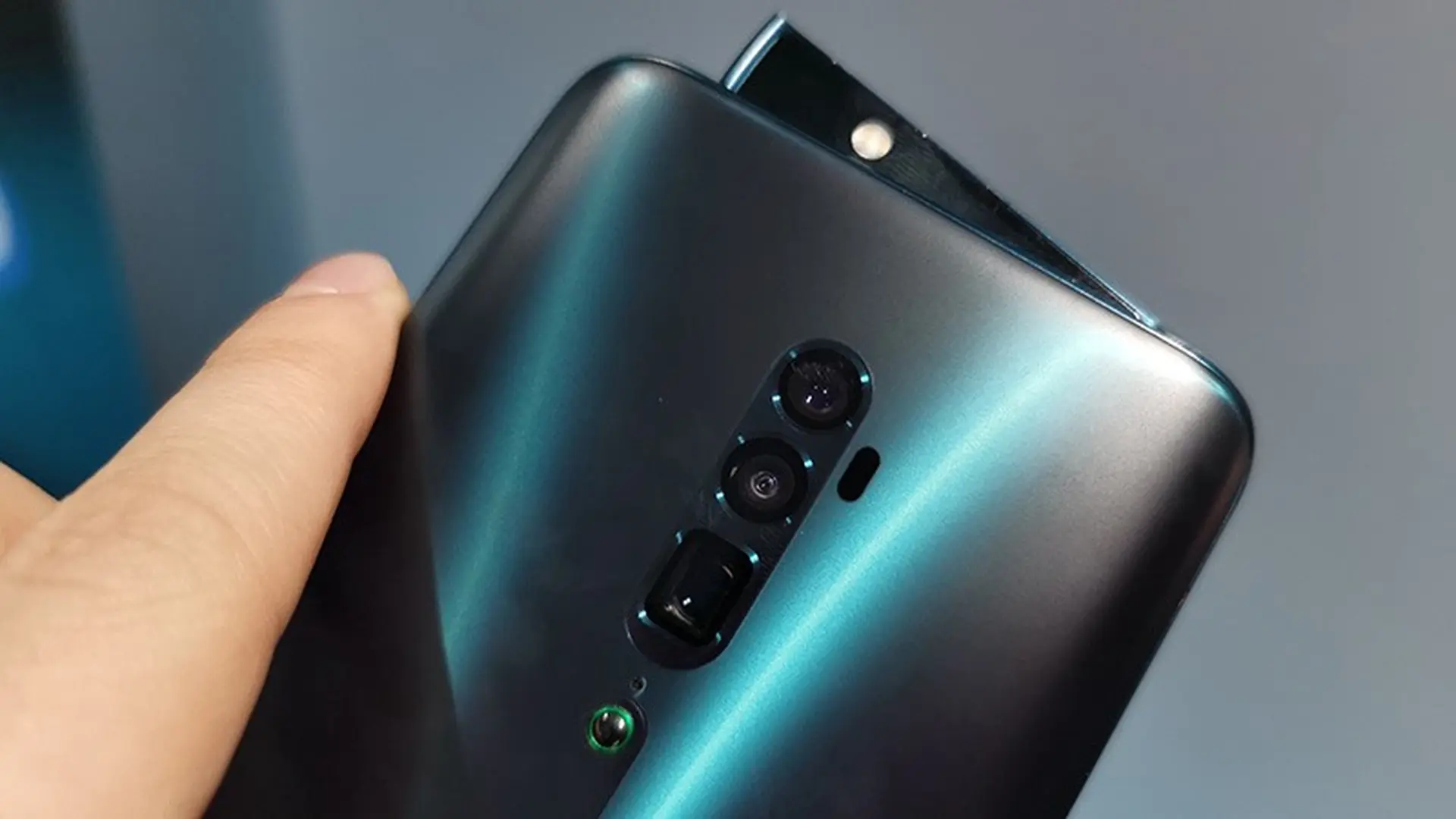 OPPO khoe khả năng zoom 60x ấn tượng của chiếc Reno 10x Zoom