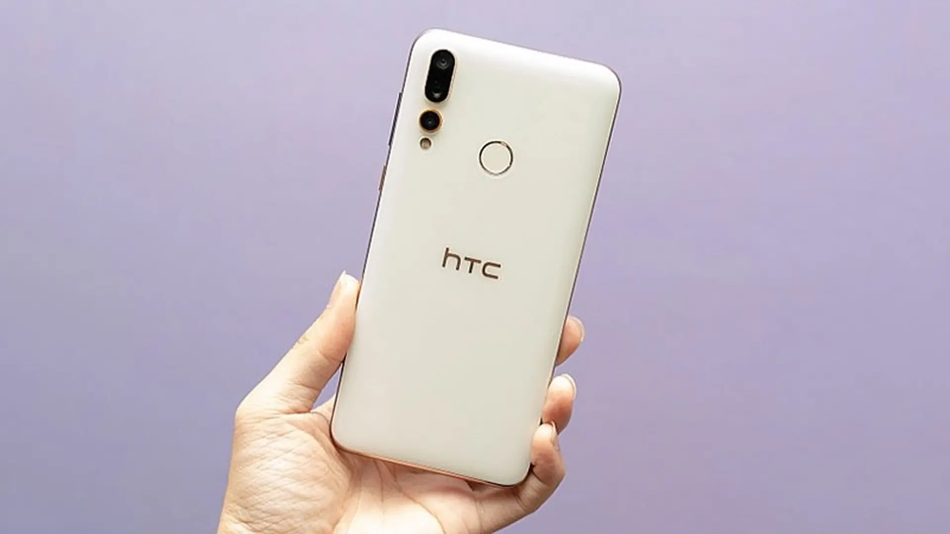 Trên tay HTC Desire 19+: Notch giọt nước, 3 camera sau, chip Helio P35, giá từ 7.4 triệu đồng