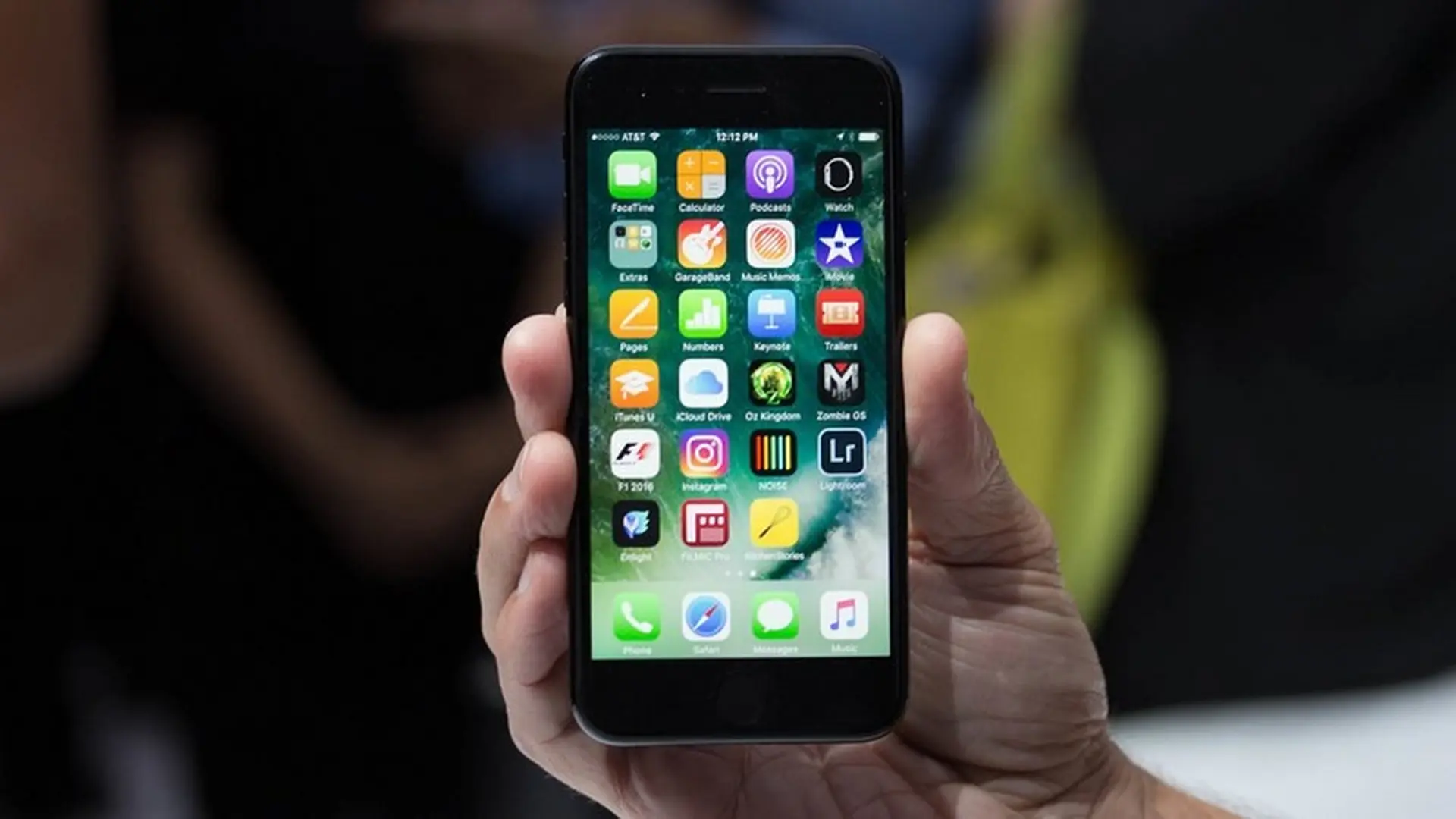 Nghe iPhone đọc màn hình, văn bản được chọn và phản hồi khi nhập