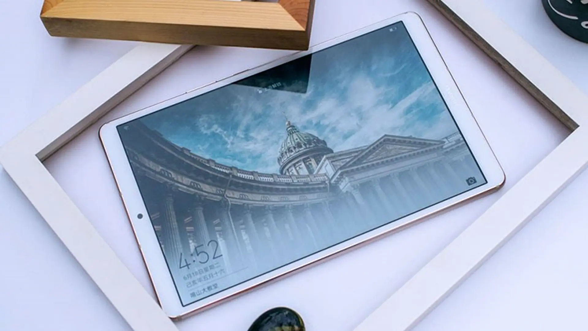 Trên tay Huawei MediaPad M6 8.4 inch: Màn 2K, chip Kirin 980 7nm, giá chỉ 6.8 triệu đồng