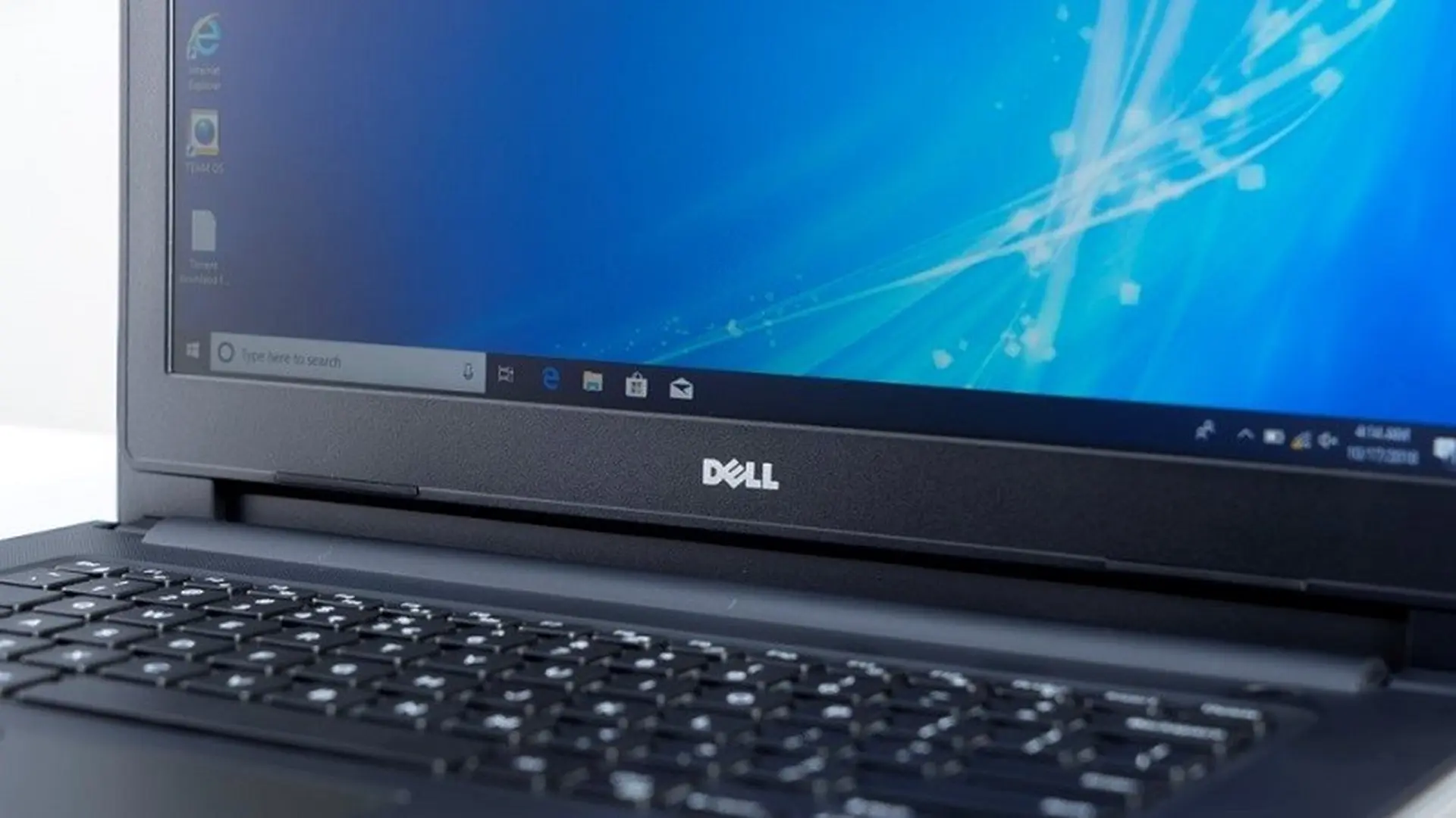 Laptop Dell Inspiron N3476: Hiệu năng mạnh mẽ, chất lượng build bền bỉ!