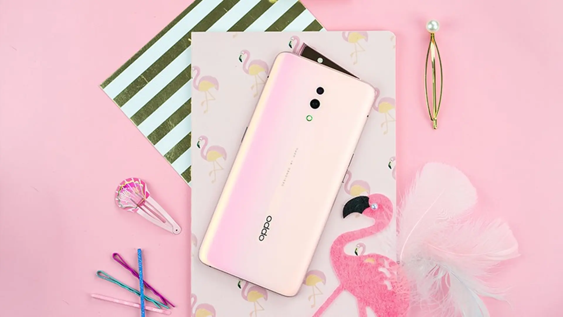 Khui hộp Oppo Reno Hồng Ngọc Trai: Sáng tạo và đầy cá tính