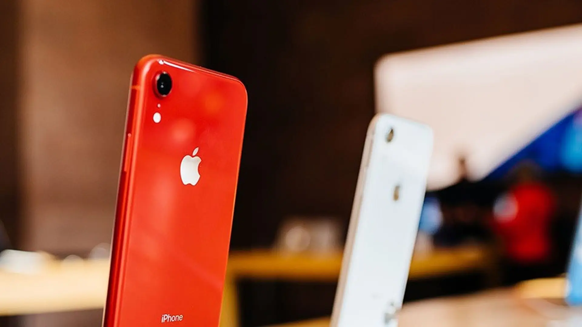 Apple thông báo vừa đầu tư thêm 100 triệu vào Japan Display khi công ty này đang gặp khó
