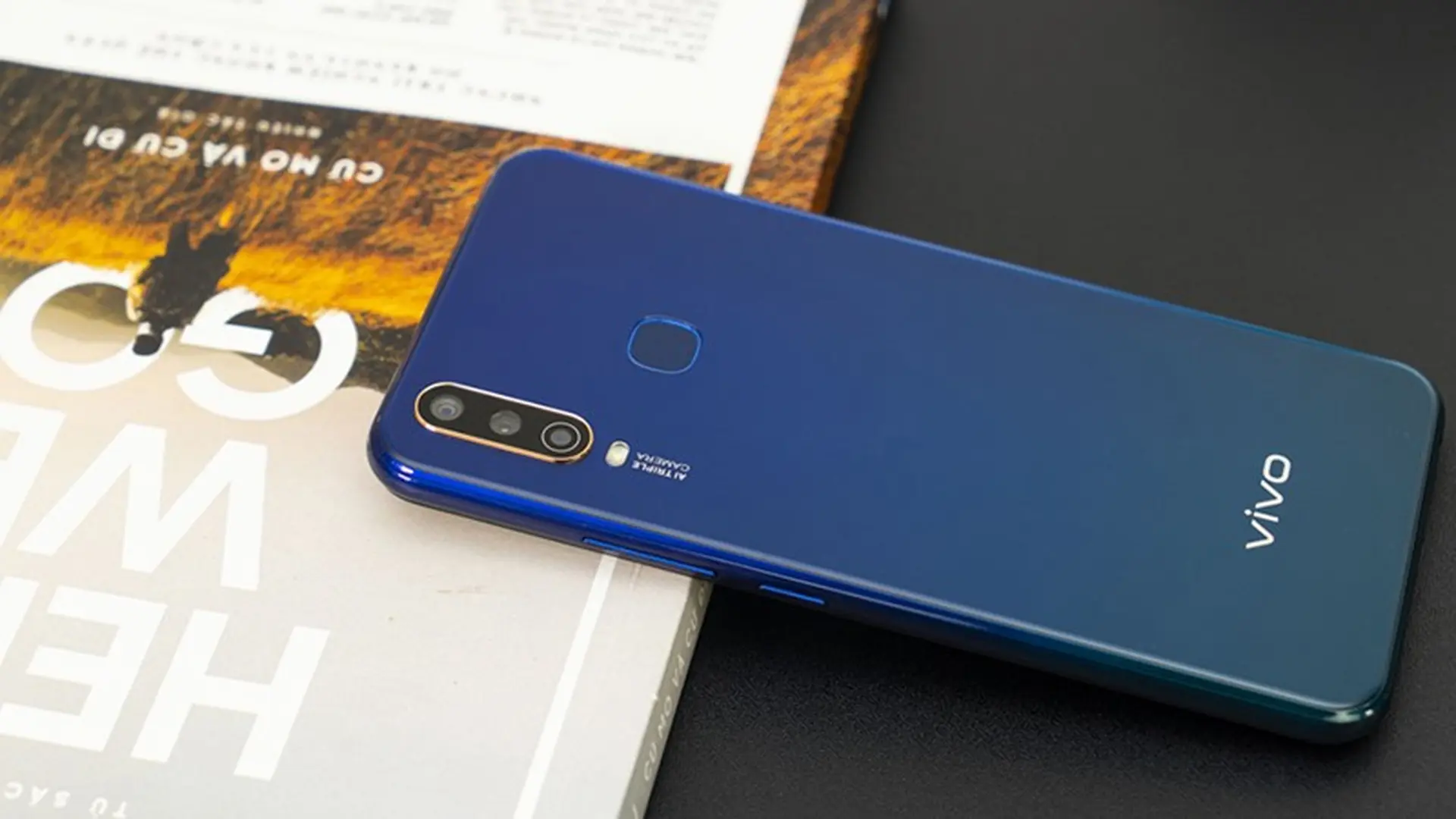 Chênh nhau tầm 1 triệu, chọn Vivo Y15 hay Vivo Y93?