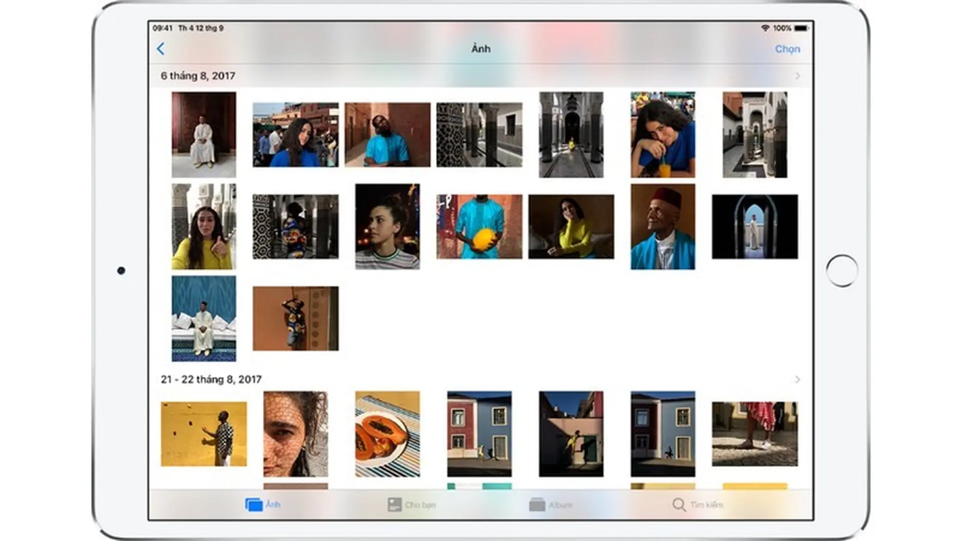Xem ảnh, Live Photos và video trên iPad