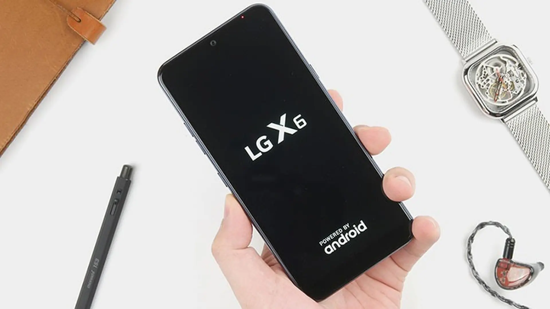 Trên tay LG X6 2019: 3 camera sau, chip Helio P22, giá 7 triệu đồng