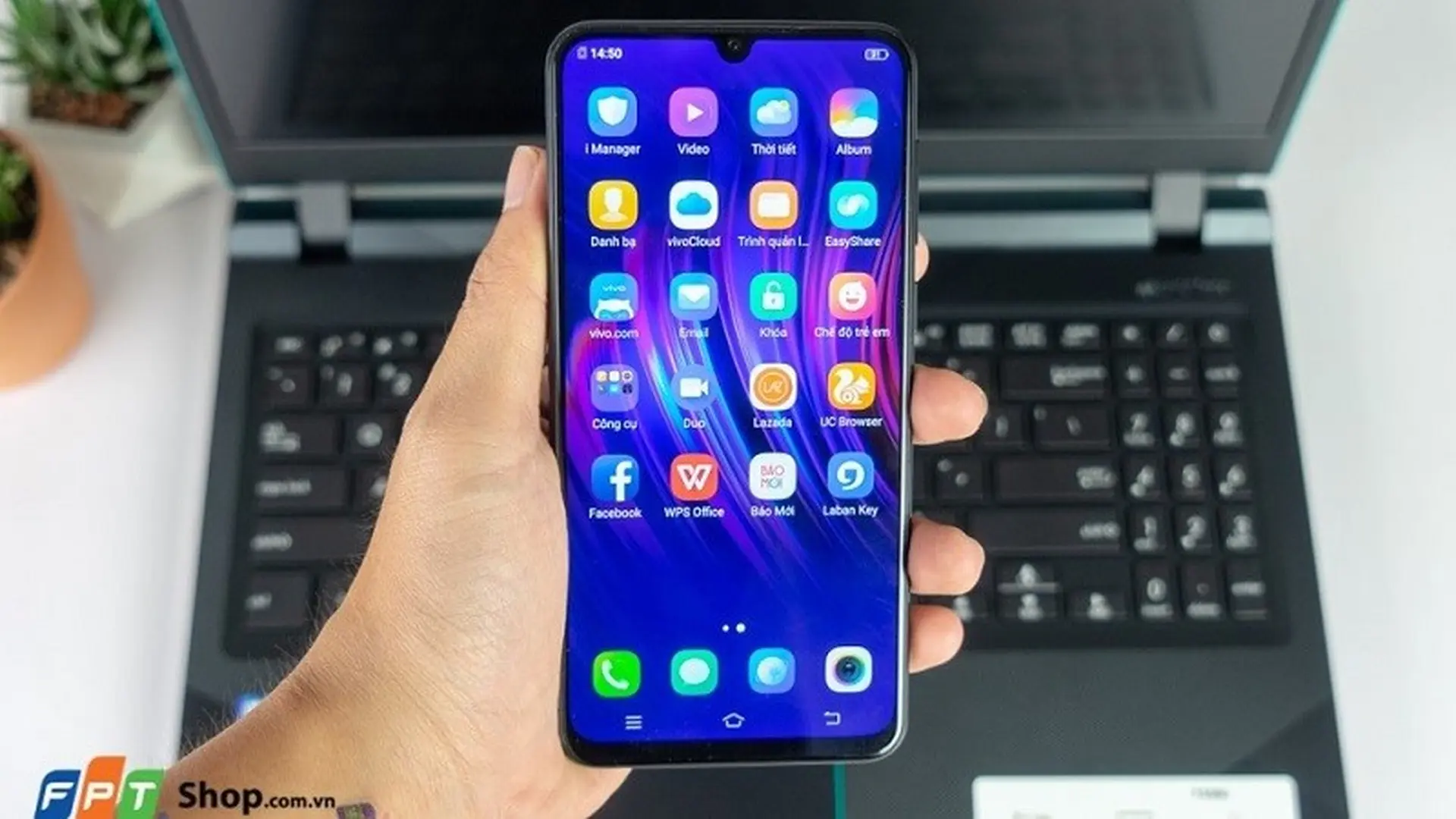 Tặng 1.3 triệu đồng, Vivo V11i trở lại mạnh mẽ ở phân khúc phổ thông!