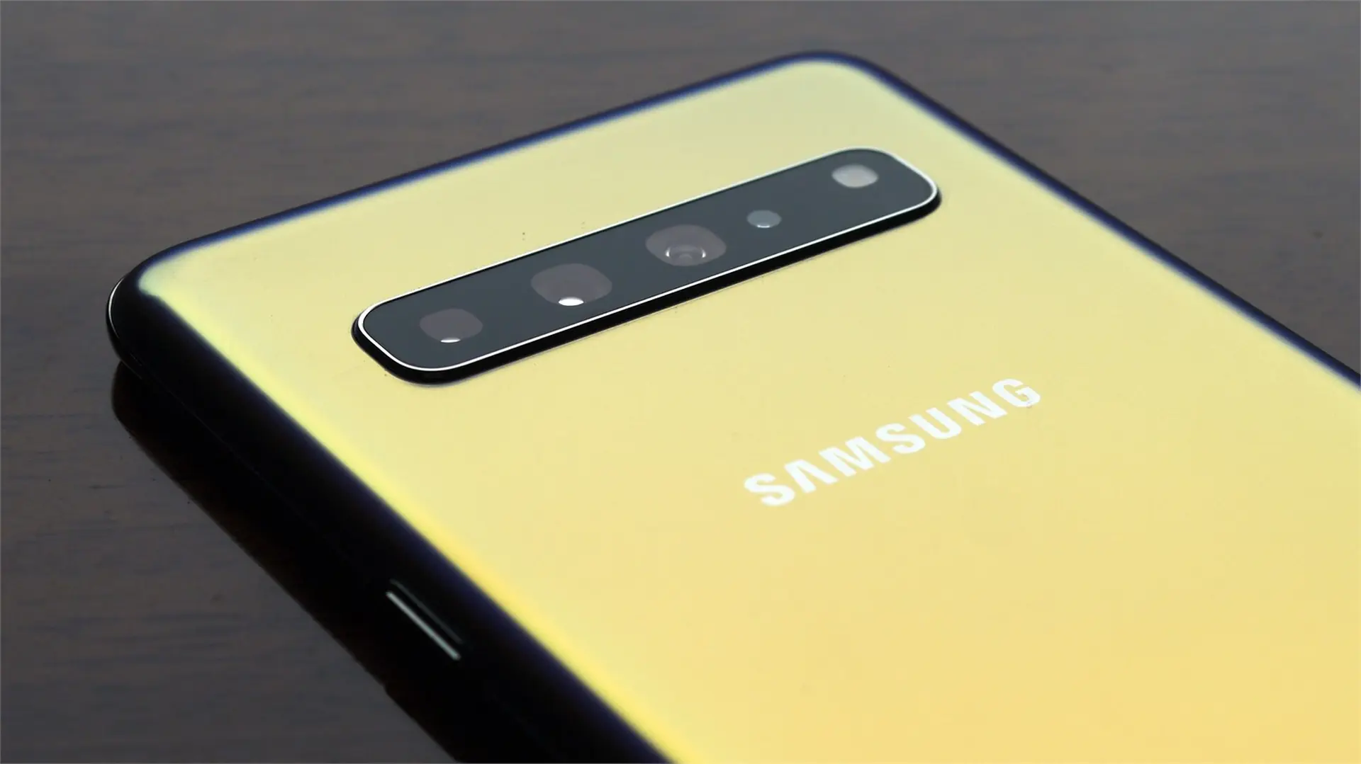 Báo cáo tiết lộ cảm biến camera Samsung 64 MP sẽ không trang bị trên Galaxy trong năm nay?