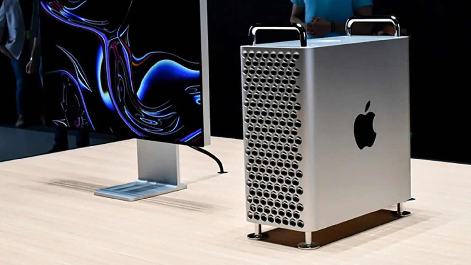 Tổng thống Trump: Apple sẽ không được miễn thuế cho các bộ phận Mac Pro