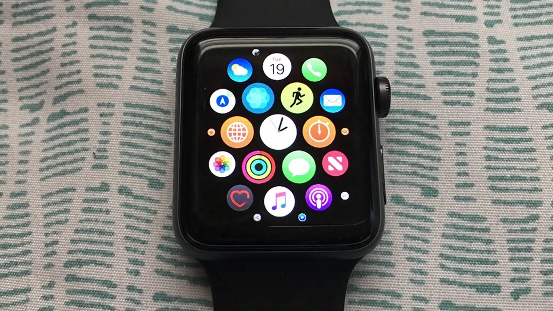 Người dùng có thể xóa ứng dụng mặc định trên watchOS 6