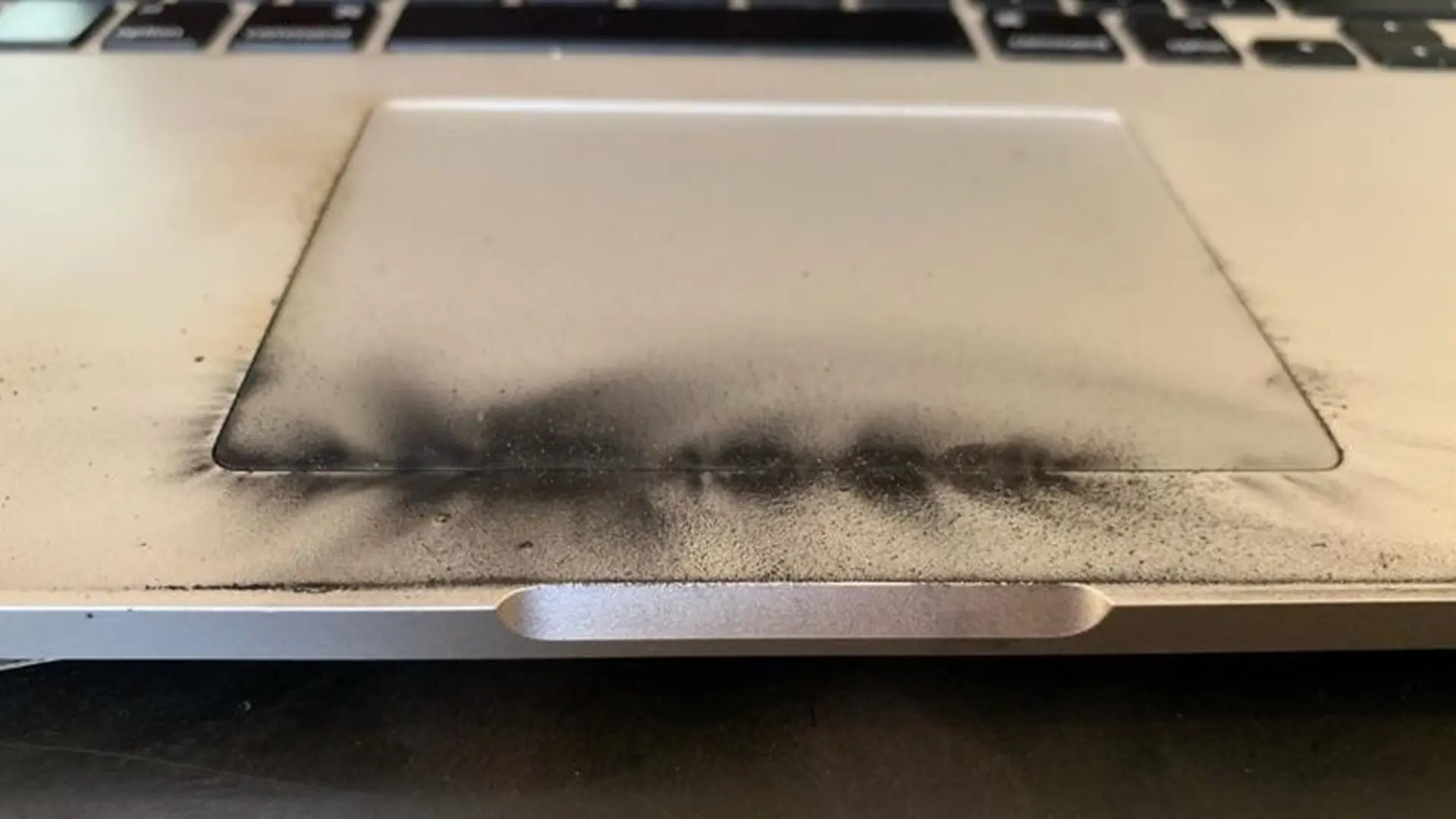 Nếu đáng sở hữu MacBook Pro 15 inch,  bạn hãy kiểm tra ngay để tránh sự cố đáng tiếc