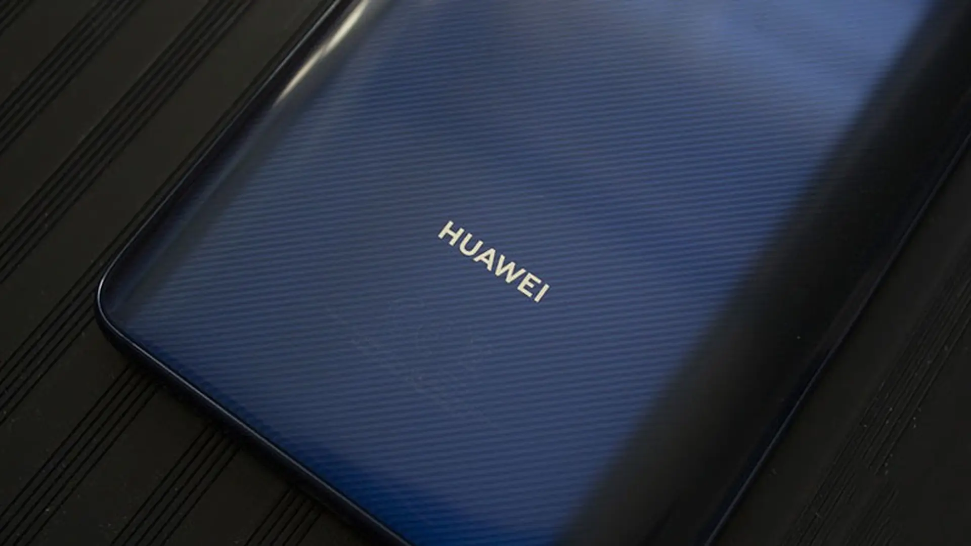 Hệ điều hành Hongmeng của Huawei đang được thử nghiệm trên Mate 30