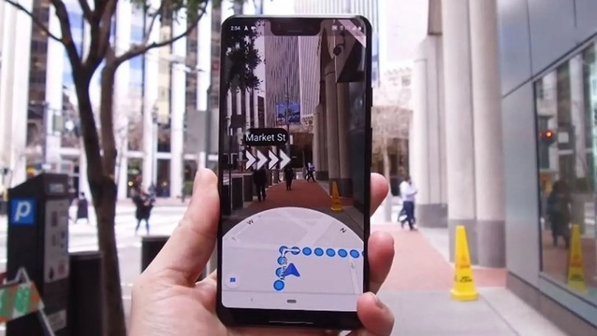 Tính năng Live View của Google Maps hiện khả dụng cho nhiều điện thoại Android và iOS