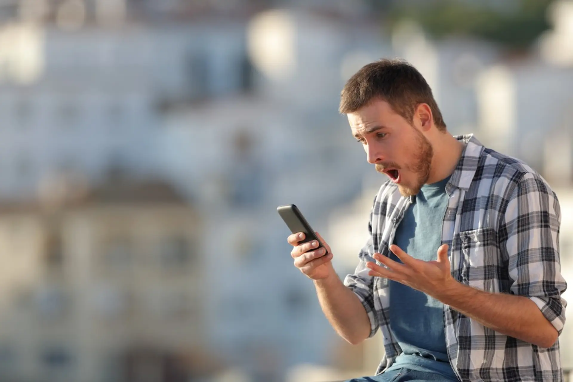 3 ứng dụng tạo nhanh meme trên iPhone