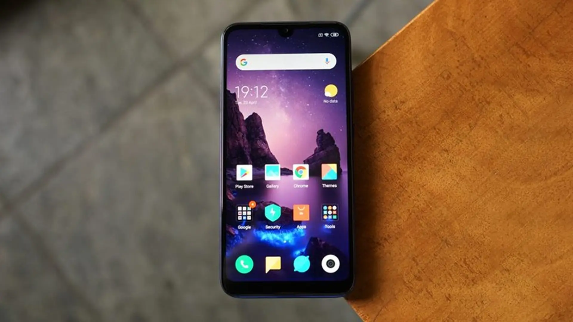 Redmi 8 lần đầu lộ ảnh thực tế với màn hình giọt nước, camera sau kép dọc