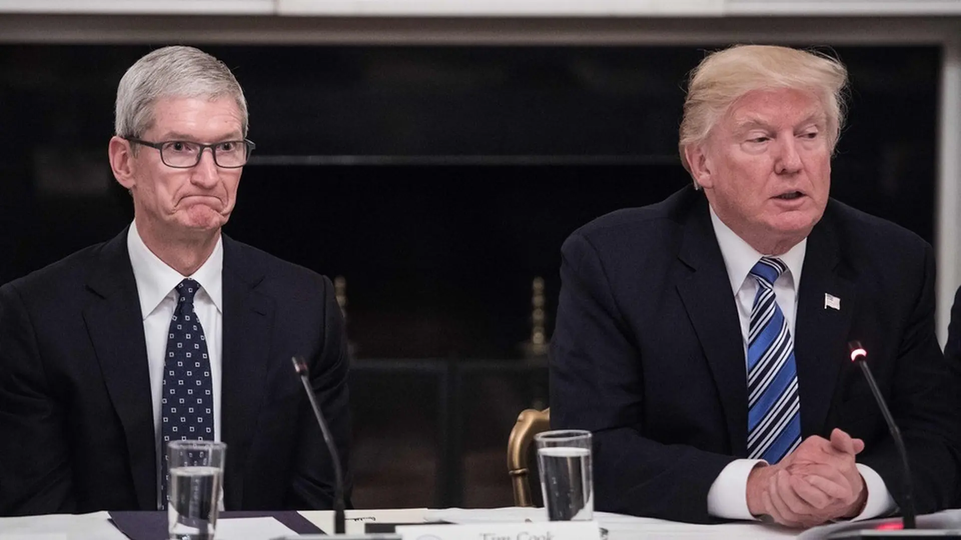Trump thừa nhận mức thuế của ông có thể khiến Samsung có lợi thế hơn so với Apple