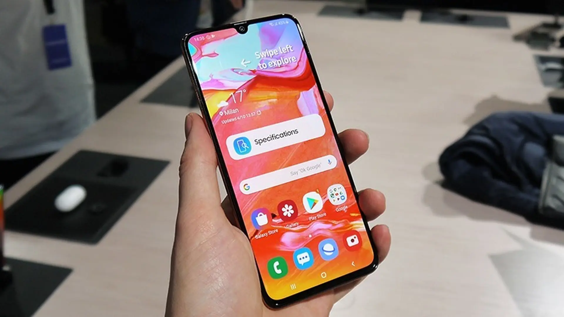 Không cần bỏ ra số tiền lớn, sinh viên vẫn có thể sở hữu chiếc smartphone toàn diện về mọi mặt