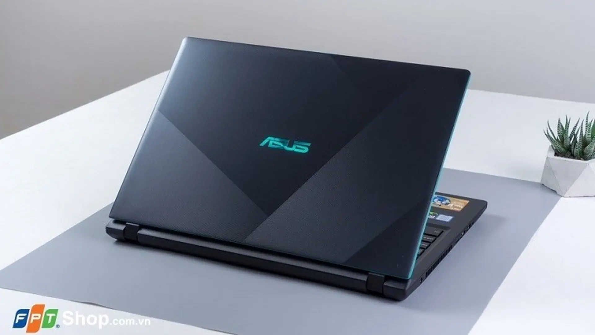 ASUS F560UD: Laptop gaming giá mềm với bộ đôi Core i5-8250U và GTX 1050