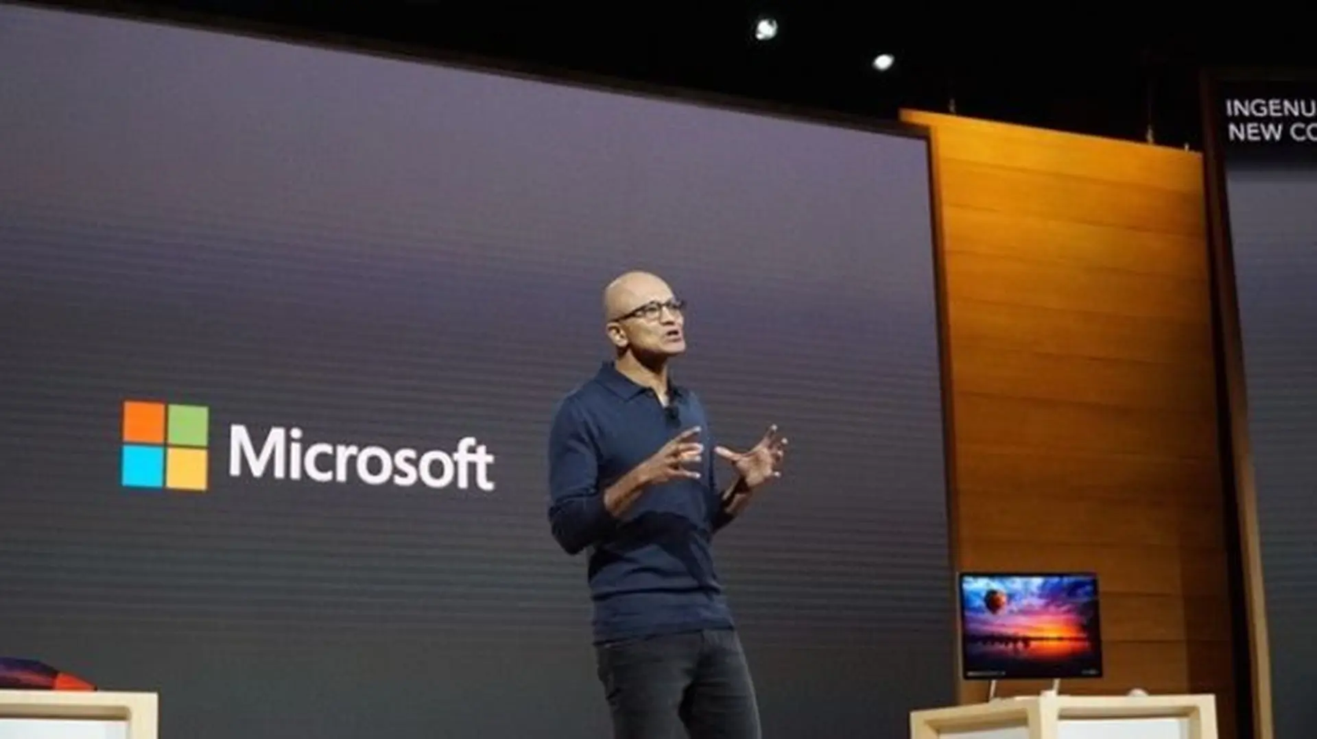 Liệu Microsoft có trình làng một mẫu Surface mới vào sự kiện ngày 2 tháng 10?