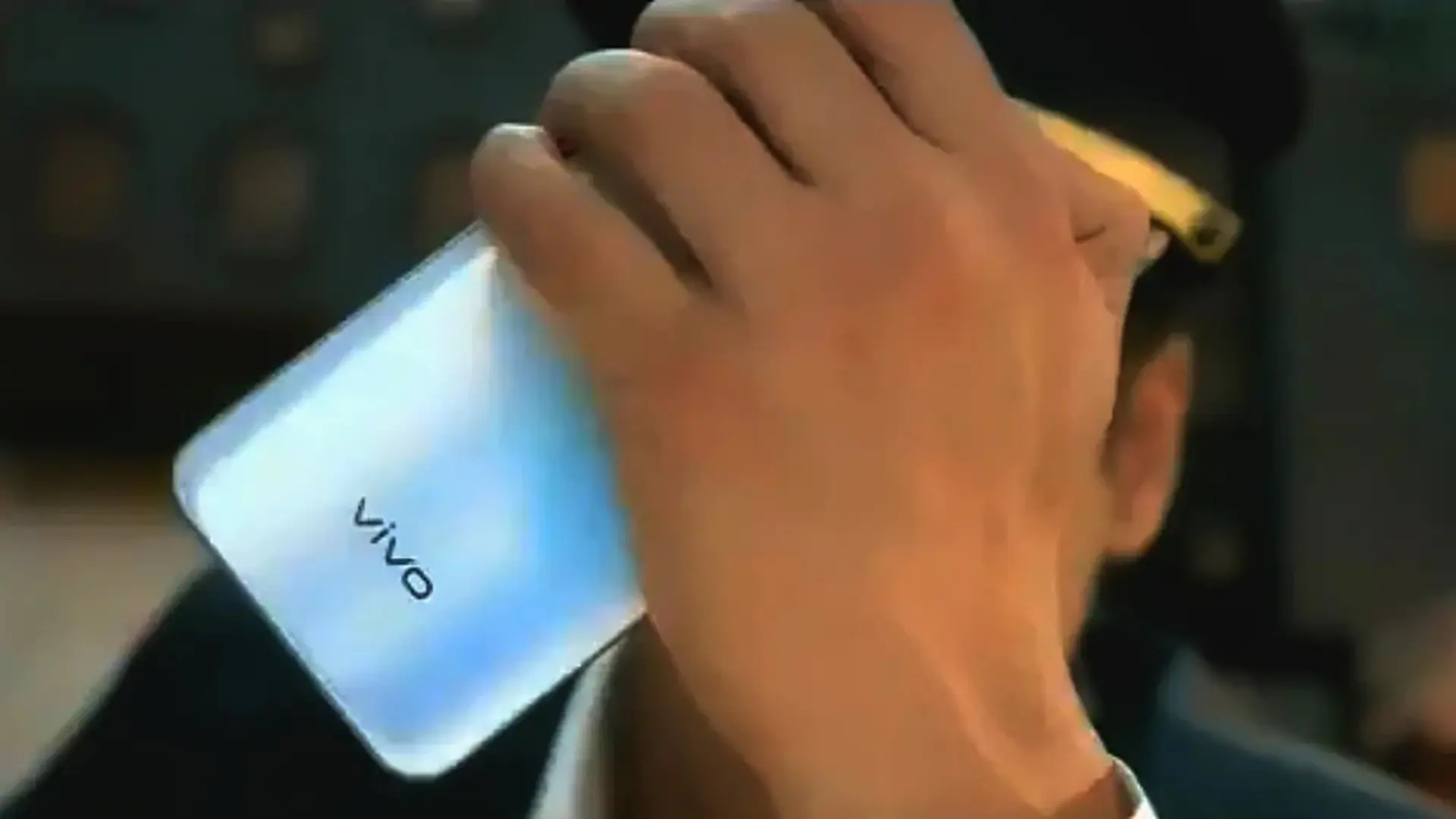 Vivo V17 Pro lộ ảnh thực tế với 4 camera mặt sau